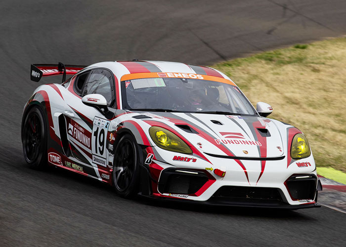 PORSCHE 718 Cayman GT4 RS